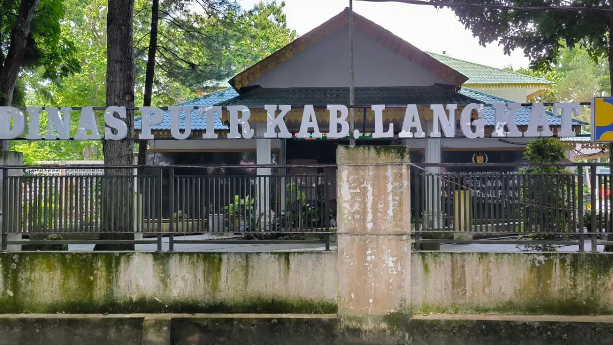 
Kantor Dinas PUTR Langkat di Stabat. (Teddy Akbari/Sumut Pos)
