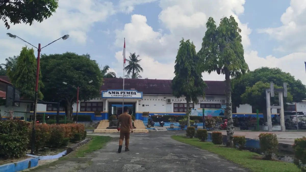 SMK Swasta Pemda Labuhanbatu di Jalan KH Dewantara, Rantauprapat mencetak tenaga kerja siap pakai. (Fajar/Sumut Pos)