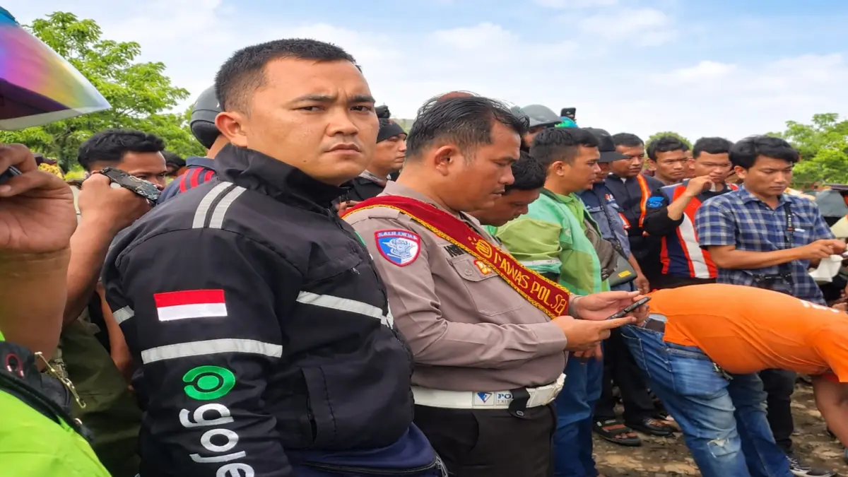 TABRAK: Lokasi tempat driver ojol tertabrak kereta api tanpa palang di Mandala, Senin (20/4/2026) siang. (Dok: istimewa)
