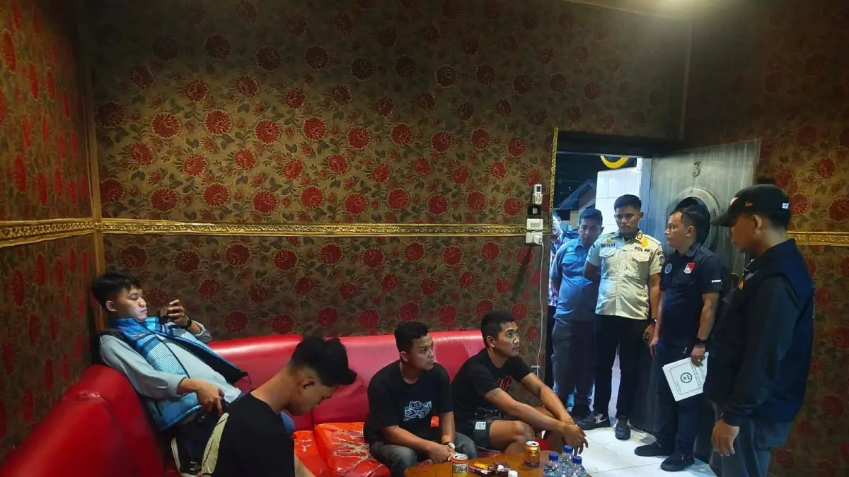 BNNK Deli Serdang saat melakukan razia di sebuah tempat hiburan malam. (ISTIMEWA/SUMUT POS)