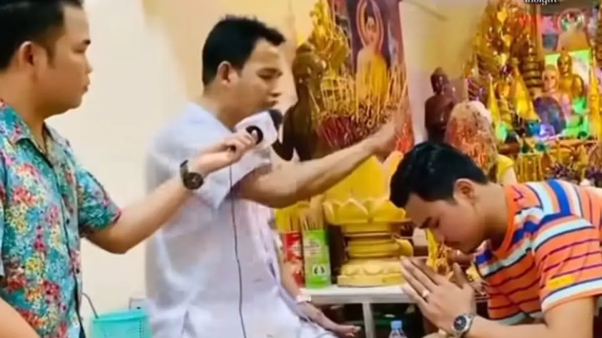 Praktik ruqyah Thailand viral di media sosial. (Instagram @bacothariini_)
