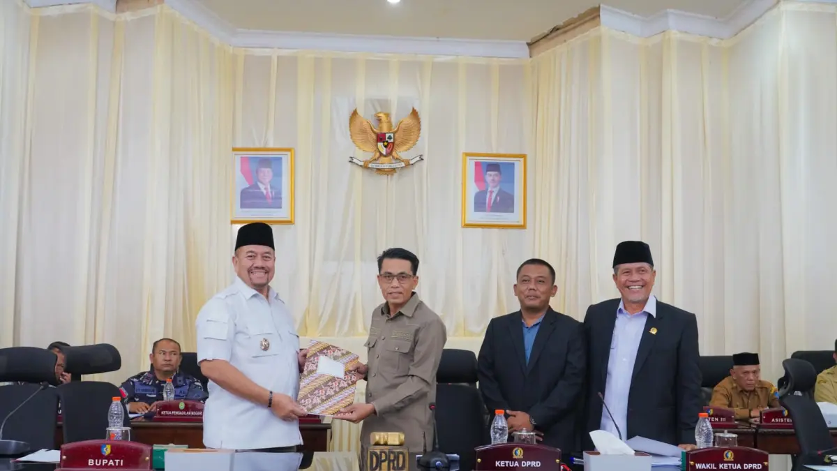 Bupati Batubara H. Baharuddin Siagian, S.H. M.Si.saat hadiri  Rapat Paripurna DPRD Kabupaten Batubara, Selasa (21/4/2026). (Komimfo Batubara/Sumut Pos)