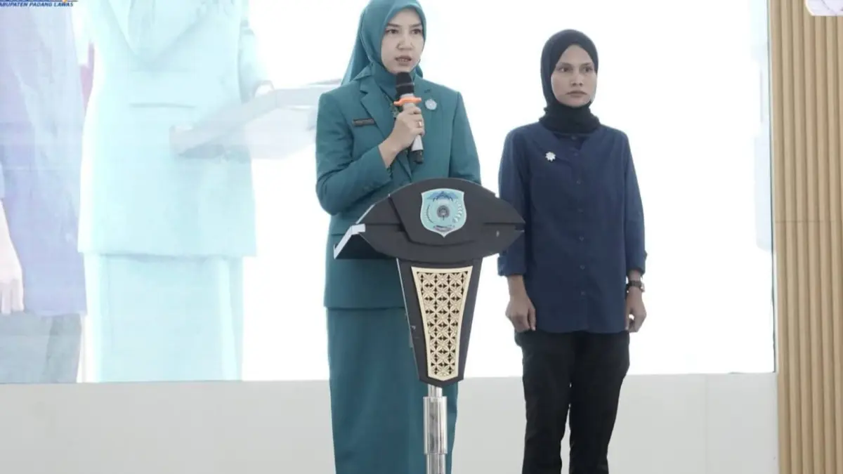 Ketua TP PKK Kabupaten Padang Lawas Mahzalena Putra Mahkota Alam Hasibuan, saat menyambung kunjungan kerja Tim Supervisi Desa/Kelurahan TP PKK Provinsi Sumatera Utara, Selasa 21 April 2026. (Istimewa/Sumut Pos)