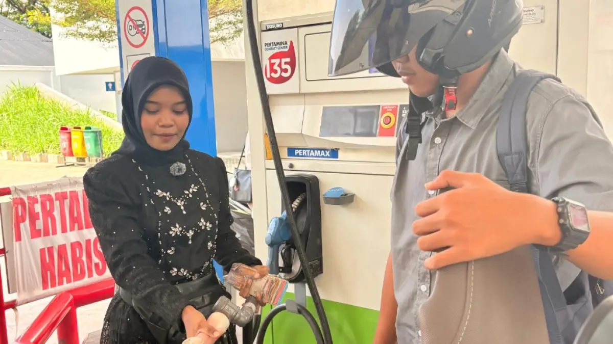 Pertamina Patra Niaga Regional Sumbagut Hadirkan Nuansa Hari Kartini di SPBU, Apresiasi Peran Perempuan dalam Pelayanan Energi