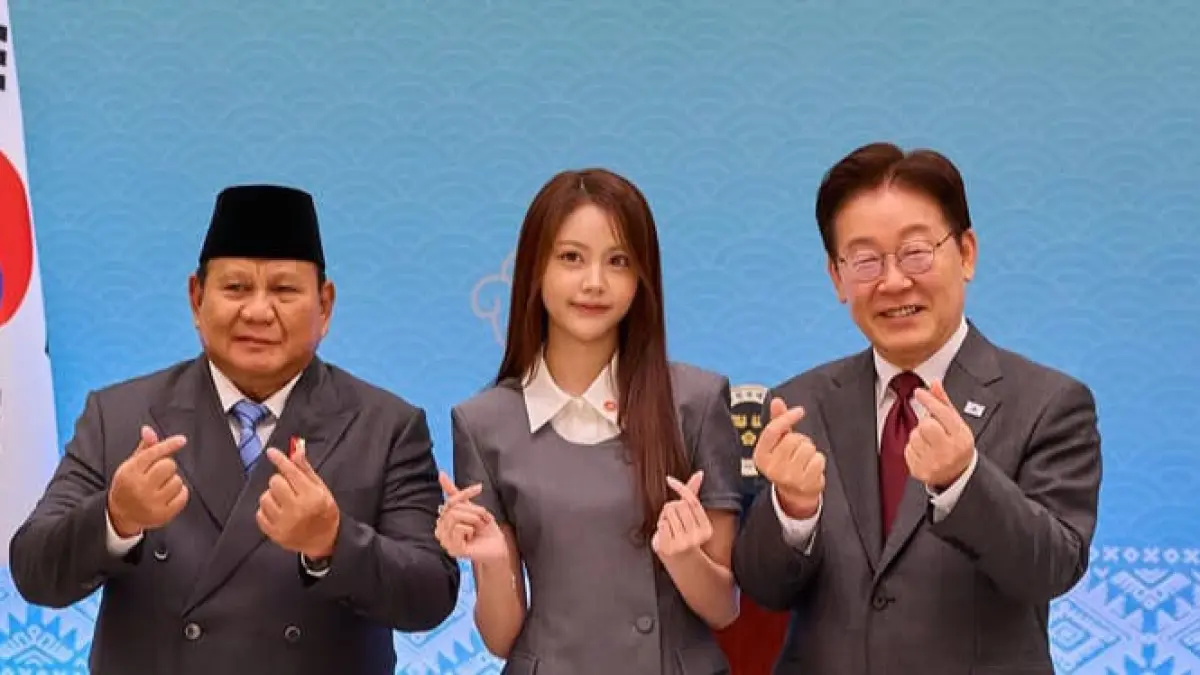Nyoman Ayu Carmenita, idol muda asal Indonesia yang berkarier di industri K-pop bersama grup Hearts2Hearts bertemu dengan &nbsp;Prabowo. (Instagram @carmen.h2h)
