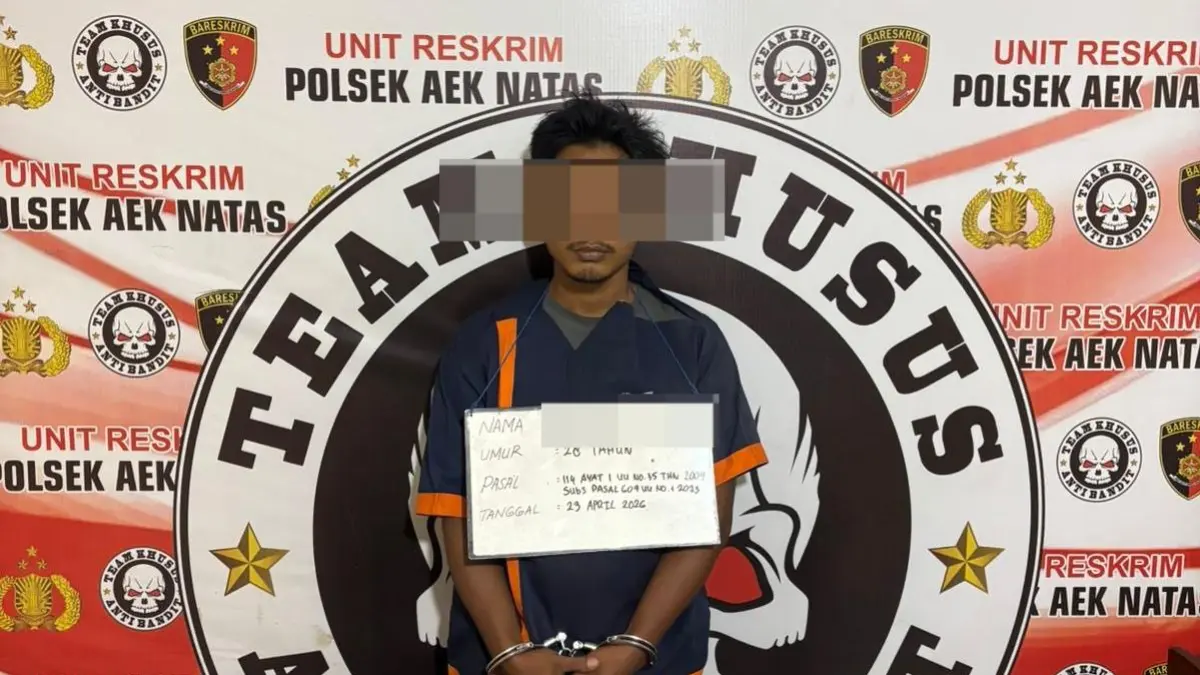Tersangka AR terduga penyalahgunaan narkotika sabu di Labura (Fajar/Sumut Pos)