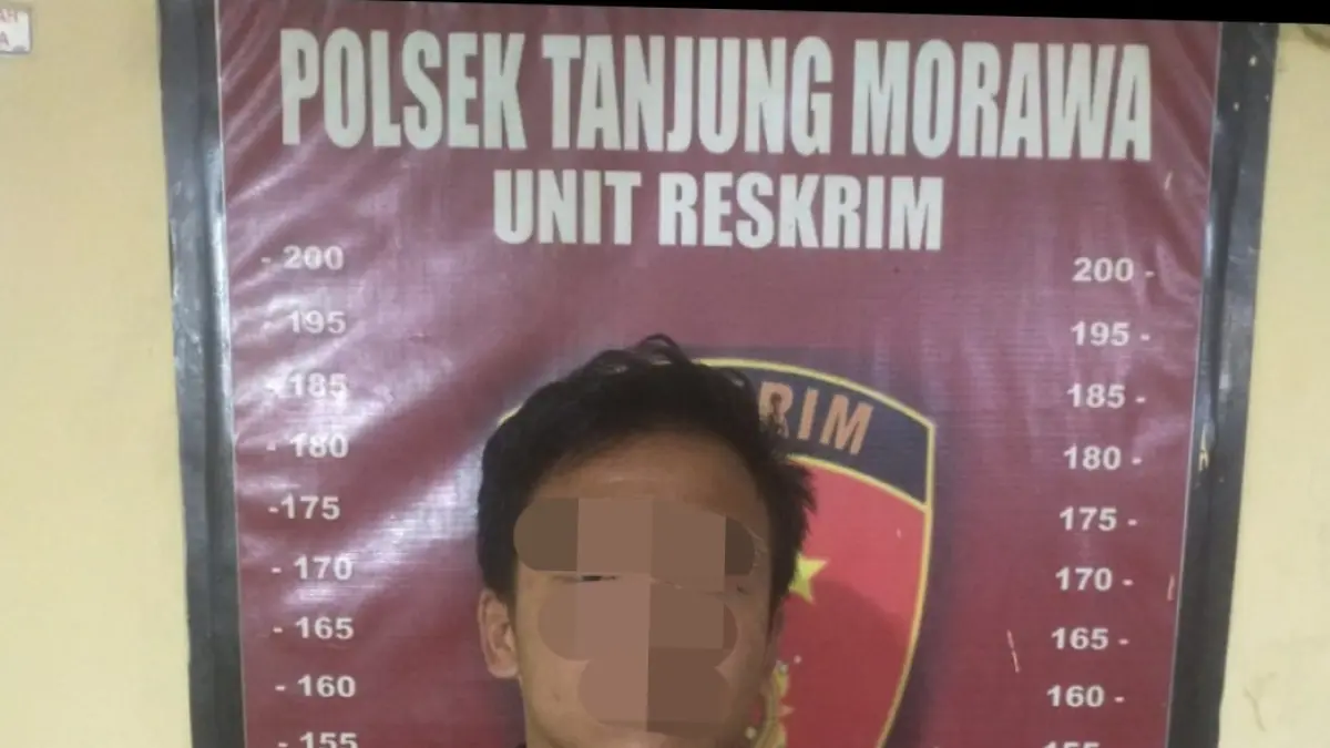 TANGKAP: Salah satu terduga pengguna narkotika ditangkap personel Polsek Tanjung Morawa. (Dok: istimewa)
