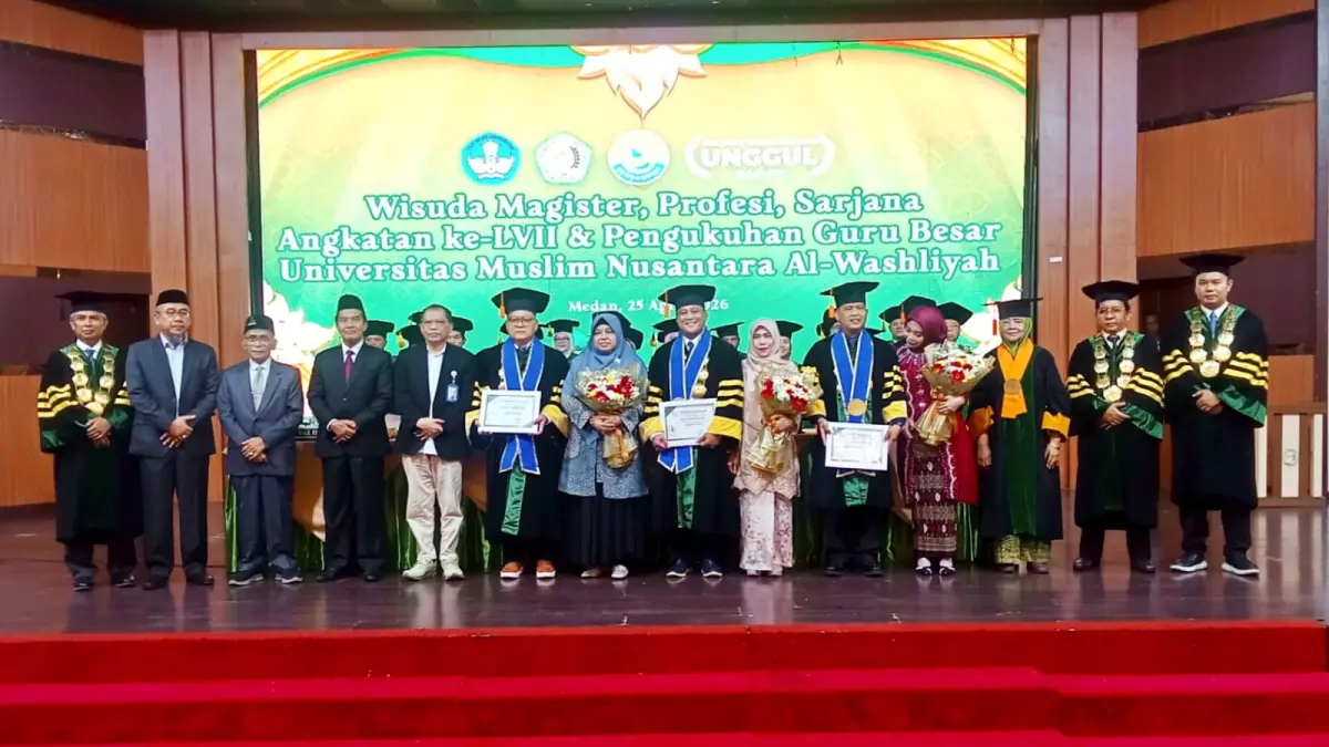 GURU BESAR: Pengukuhan Guru Besar UMN Al-Washliyah Prof. Dr. Firmansyah, M.Si, Prof. Dr. Samsul Bahri, M.Si dan Prof. Sutikno, MPd, Ph.D, CIQaR di Gedung Selecta Medan, Sabtu (25/4). (Deddi Mulia Purba Sumut Pos)