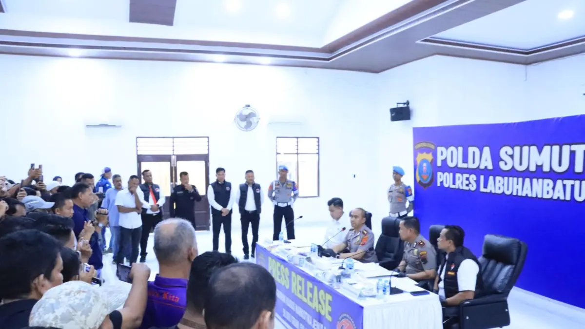Kapolres Labuhanbatu menggelar Konferensi pers dengan wartawan yang bertugas di Mapolres setempat. (Fajar/Sumut Pos)