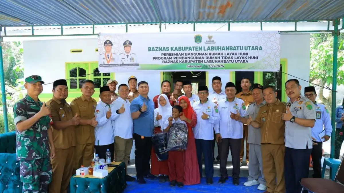  Wujudkan Hunian Layak, Bupati Labuhanbatu Utara (Labura) Resmikan Rumah Program Baznas di Desa Sidua-Dua. ( Asri Tarigan/Sumut Pos )
