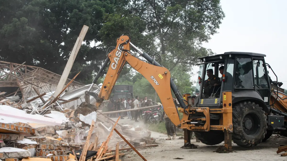 Badan Narkotika Nasional (BNN) Kabupaten Deliserdang dan Stapol PP Deliserdang membongkar tempat hiburan malam berupa  cafe di Desa Karanganyar Kecamatan Beringin Kabupaten Deli Serdang. (istimewa/Sumut Pos)
