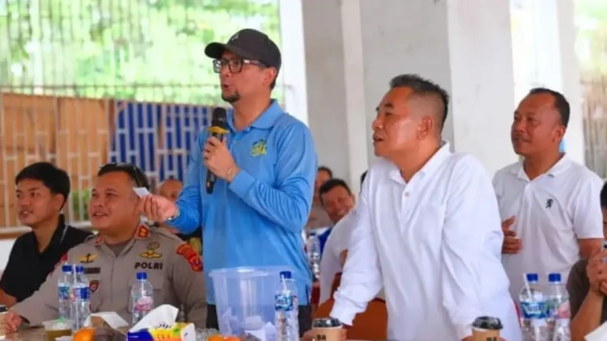 Bupati Labusel Fery Sahputra Simatupang saat mengikuti  hari May Day di Labusel. (Khairuddin/Sumut Pos)