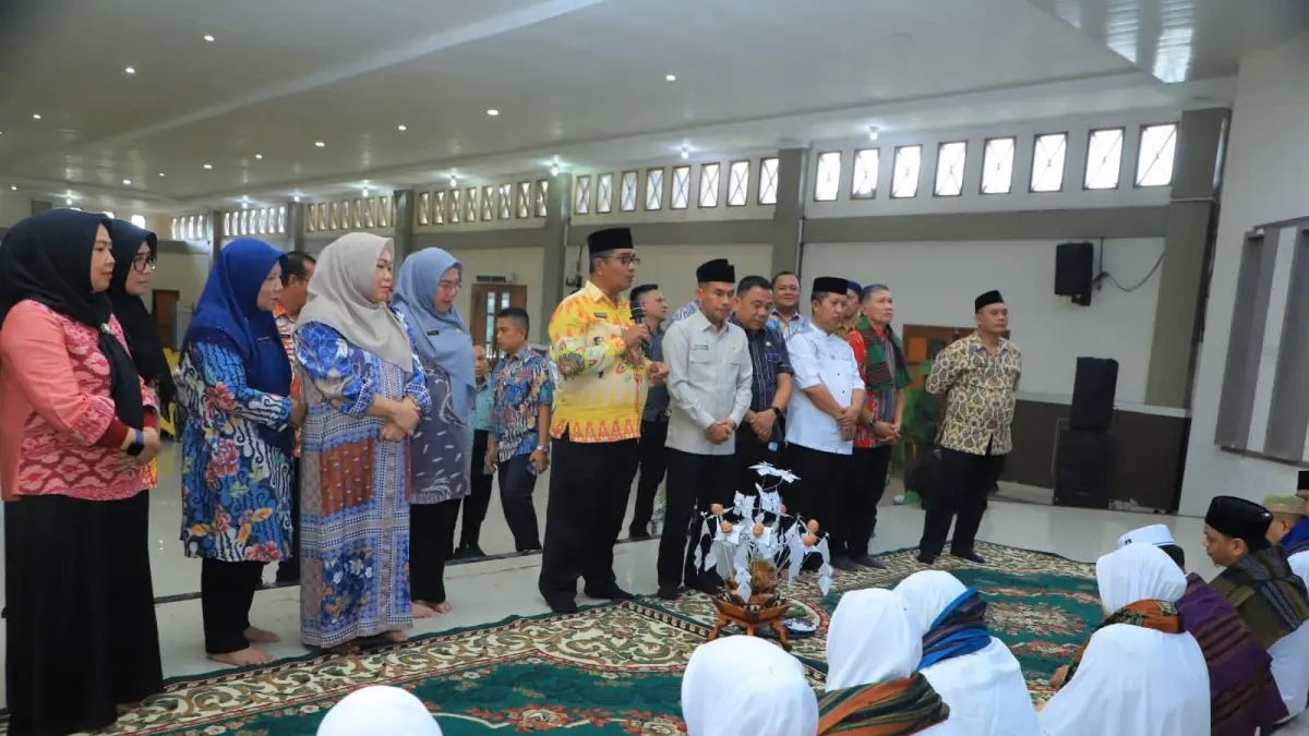  Pemkab Labura dan Korpri Gelar Tepung Tawar Jamaah Calon Haji/Hajjah Korpri Labura. (Istimewa/Sumut Pos)