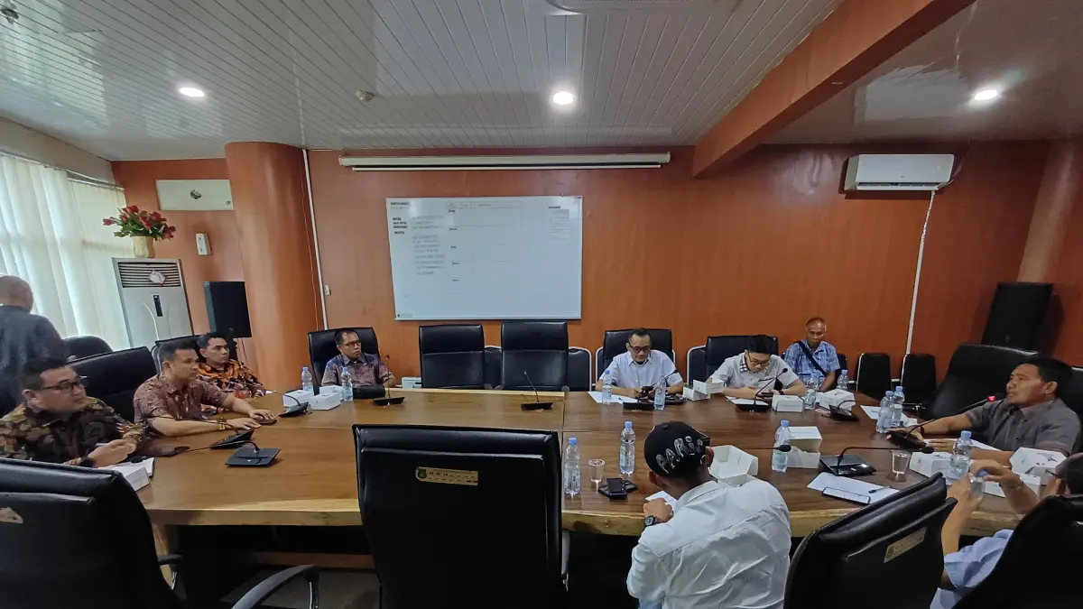 RDP: Komisi III DPRD Kota Medan menggelar Rapat Dengar Pendapat bersama para direksi PUD Pembangunan Kota Medan. (Dok: Markus Pasaribu/Sumut Pos) 
