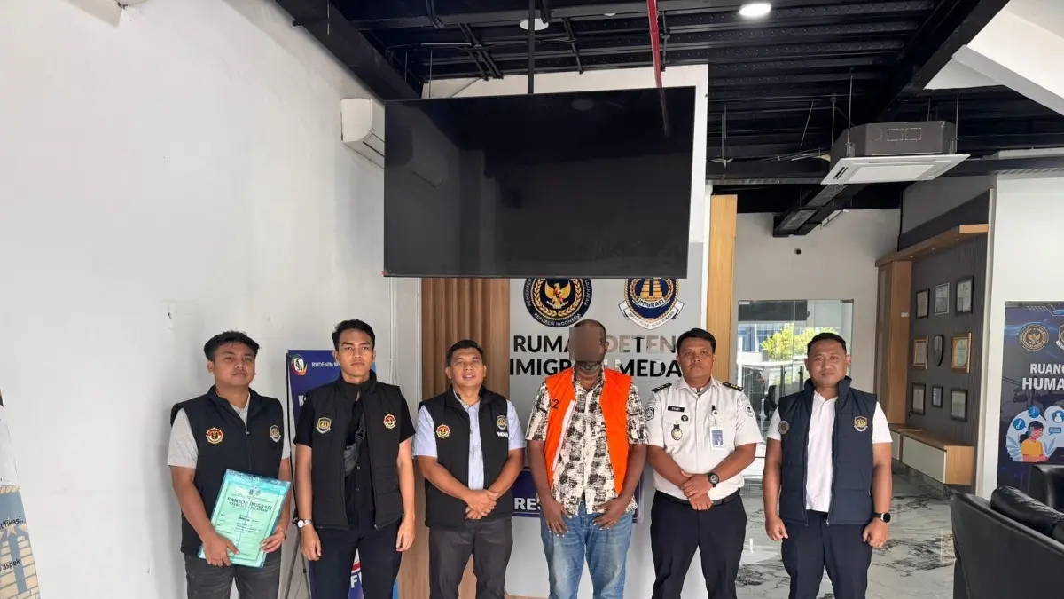 PINDAH: Kantor Imigrasi Kelas II TPI Belawan memindahkan seorang deteni warga negara asing asal Malaysia ke Rumah Detensi Imigrasi (Rudenim) Medan, Selasa (5/5/2026). (Dok : Imigrasi Kelas II Belawan)