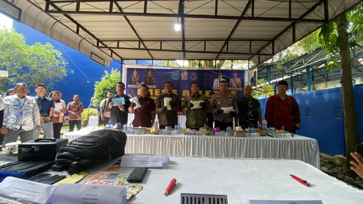 BNNK Deliserdang memusnahkan barang bukti  narkoba jenis sabu.(IST) 