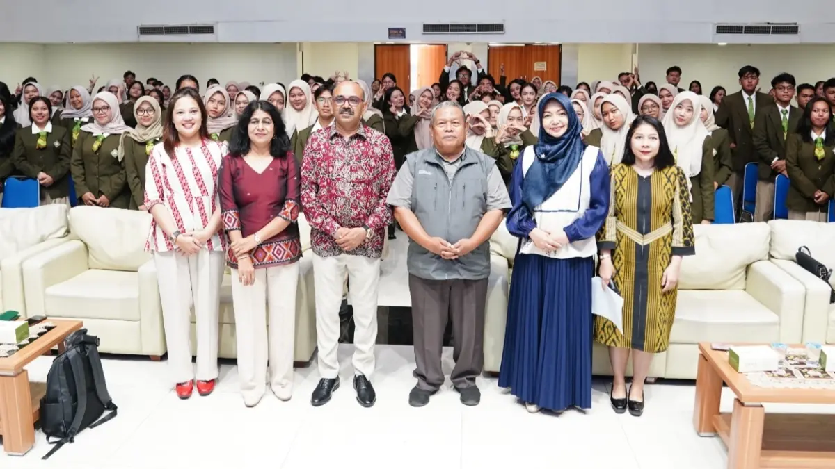 Konsulat Jenderal India di Medan, bekerja sama dengan Politeknik Pariwisata Medan, menyelenggarakan pemutaran khusus film India populer Pathaan yang dibintangi oleh Shahrukh Khan di kampus Politeknik Pariwisata Medan, Jumat (8/5). (ist)