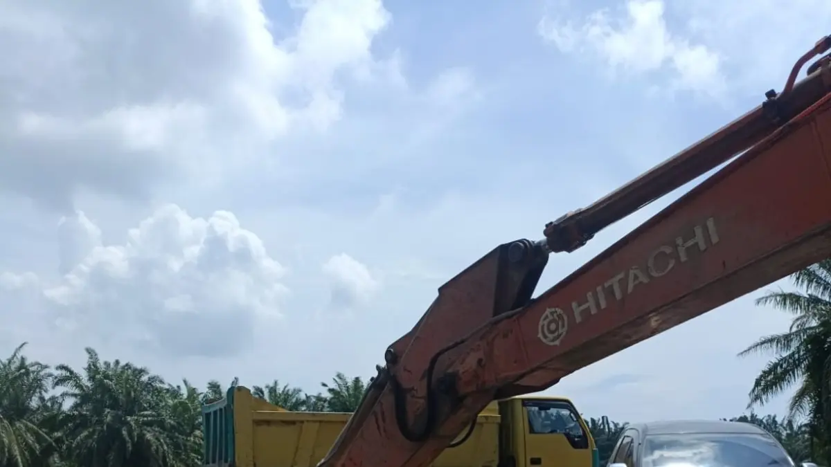 PASIR: Disperindag dan ESDM menemukan tambang pasir diduga ilegal di Kecamatan Air Putih, Batubara. (Dok: Disperindag dan ESDM)