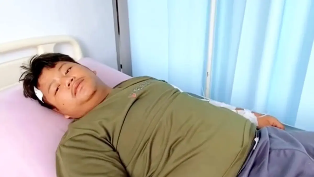 
Pelajar Binjai yang menjadi korban begal saat dirawat di rumah sakit. (Istimewa/Sumut Pos)