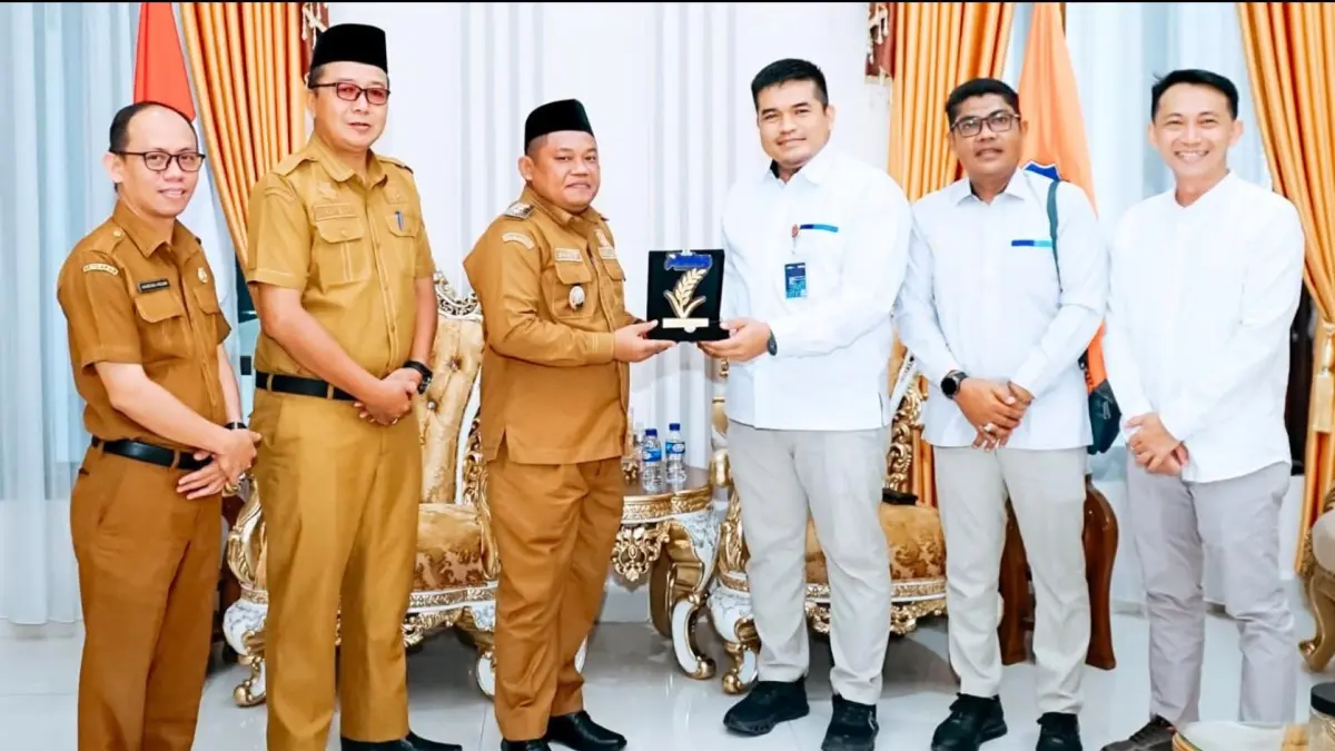 Kepala Cabang Perum Bulog Labuhanbatu beraudiensi dengan Wakil Bupati Labuhanbatu (Fajar/Sumut Pos)