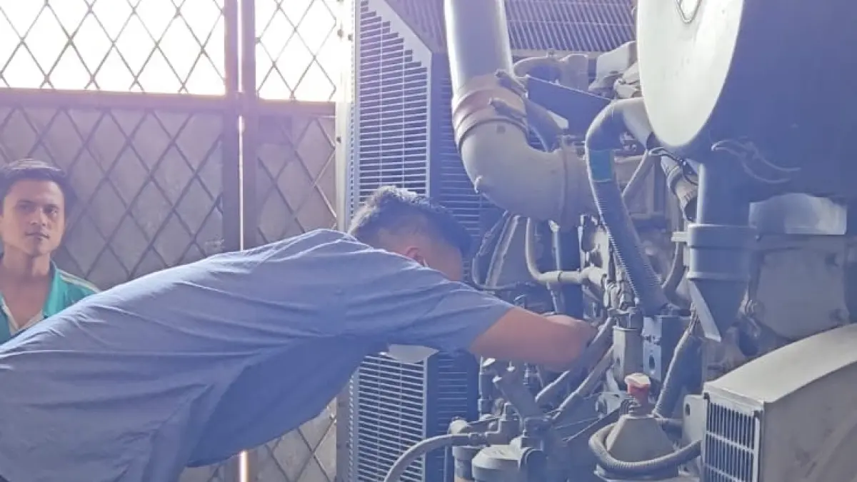 PERIKSA: Dinas Perindustrian, Perdagangan, Energi dan Sumber Daya Mineral (Disperindag ESDM) melakukan kunjungan lapangan dalam rangka pembinaan dan pengawasan pelaksanaan perizinan operasi sektor ketenagalistrikan pada dua perusahaan.(Dok: Disperindag dan ESDM Sumut)