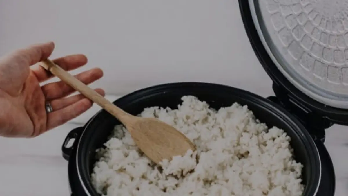 ilustrasi, kadar gula bisa dikurangi dengan cara tertentu saat masak nasi.
