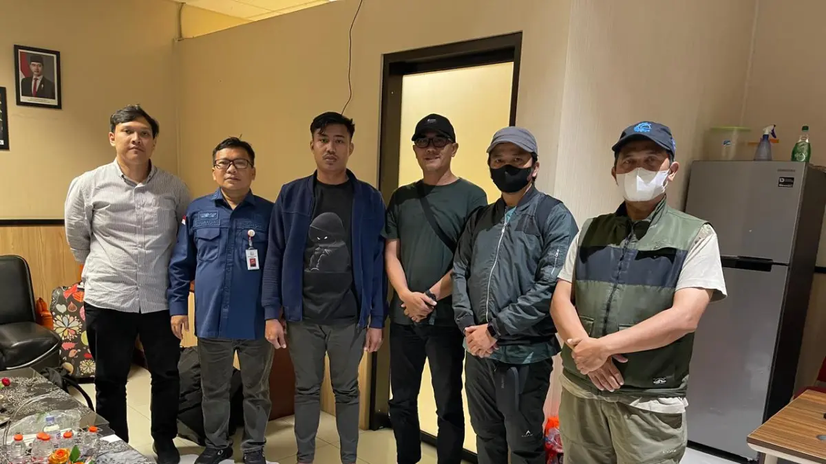 DPO: Kejari Medan menerima penyerahan DPO terpidana korupsi dari Tim Kejagung, Kamis (14/5/2026). (Dok. Kejari Medan)

