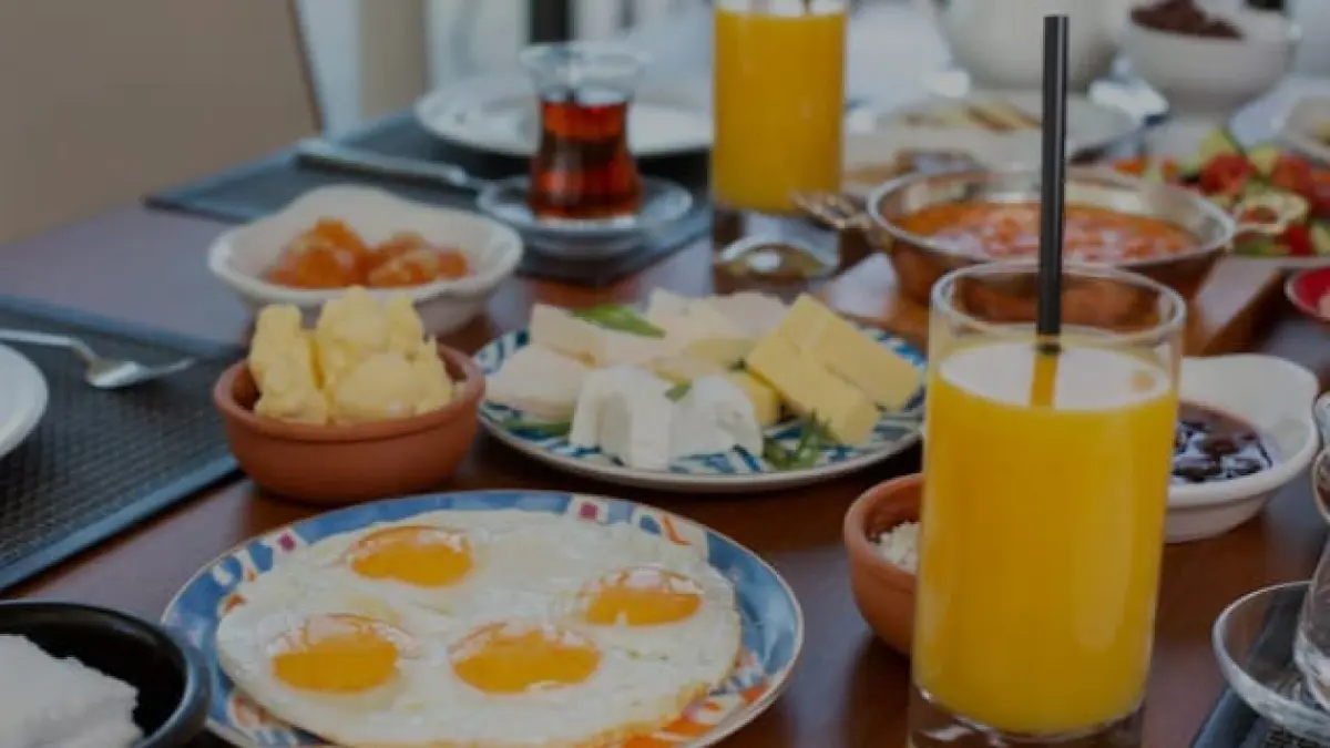 ilustrasi, ragam menu sarapan yang ada di hotel. (freepik.com)