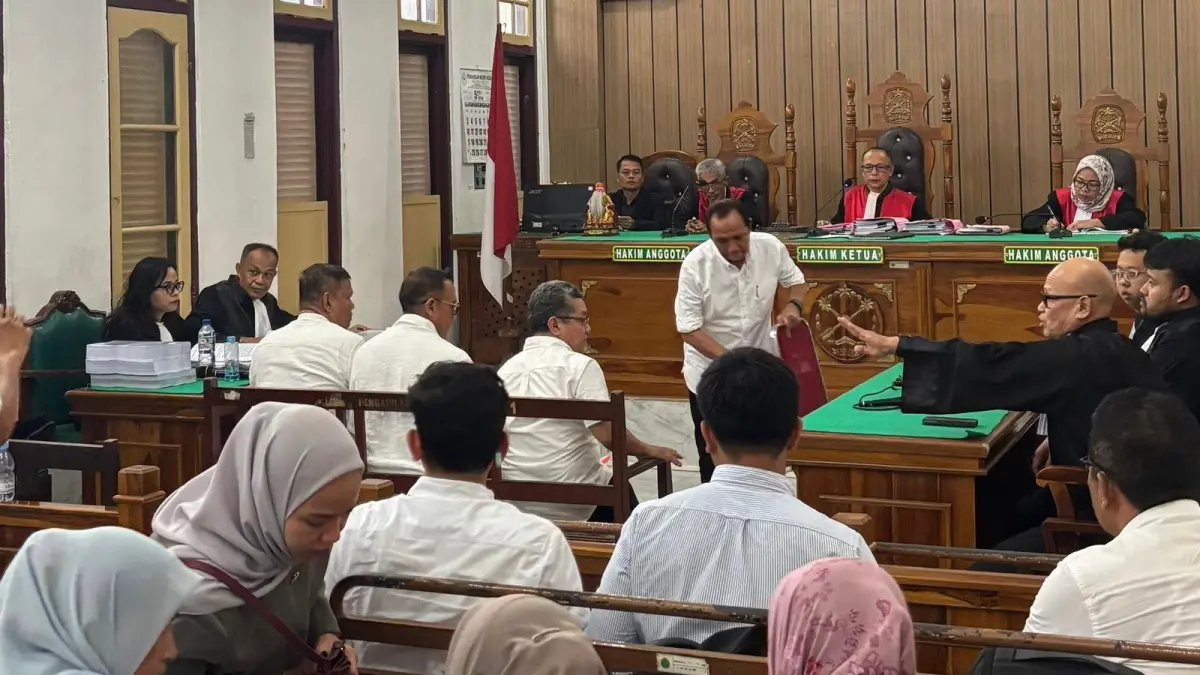 SIDANG: Mantan Direktur PTPN II Irwan Perangin-angin saat menjalani sidang dugaan tindak pidana korupsi proyek Kota Deli Megapolitan, Rabu (13/5/2026). (dokumentasi  Kuasa Hukum terdakwa Iwan/Sumut Pos)