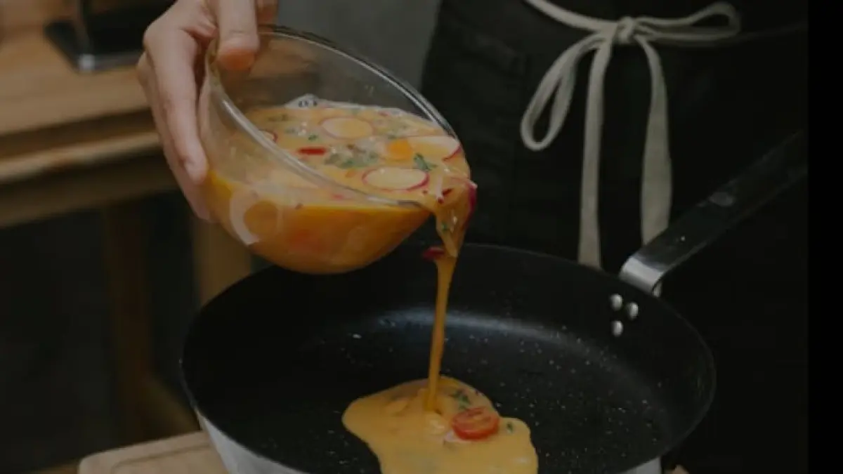 Ilustrasi, memasak omelet sempurna ala chef di hotel memerlukan trik tertentu. (pexels.com)