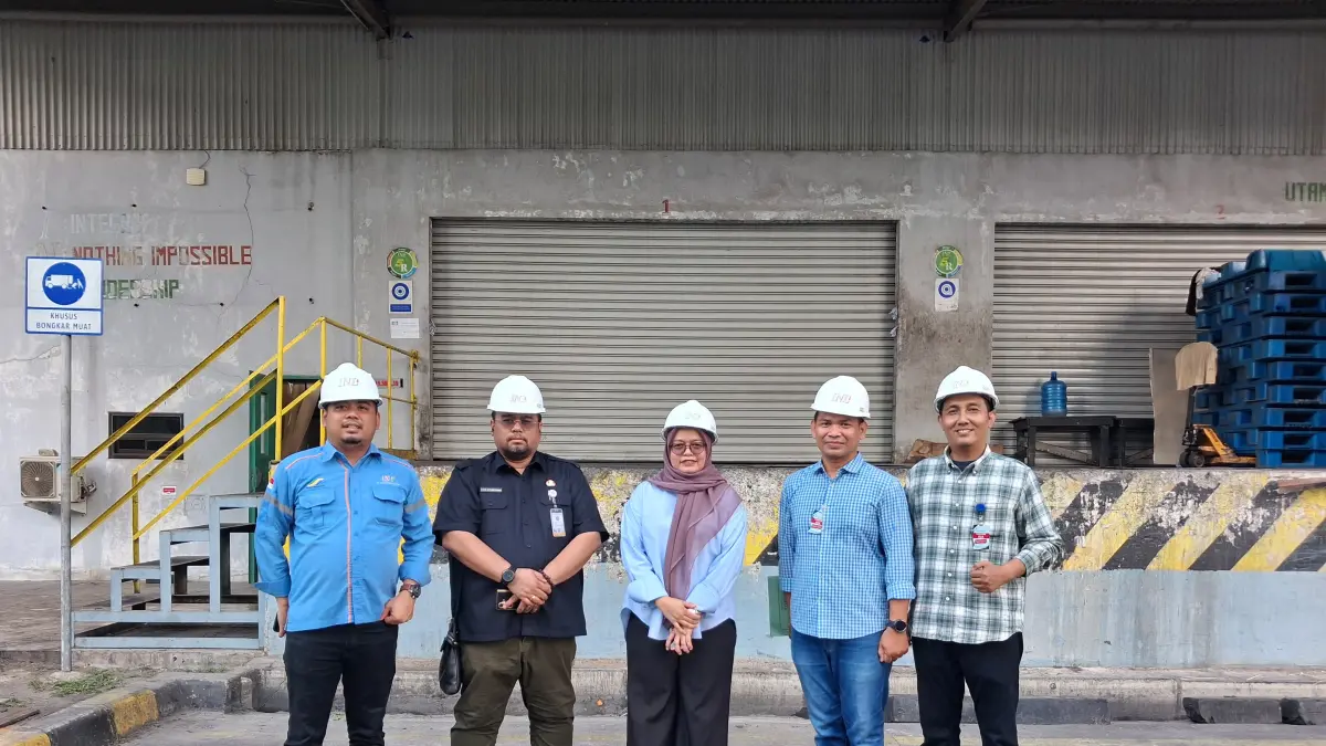 PRODUSEN: Disperindag ESDM Sumut melakukan monitoring distribusi Minyakita pada produsen di Kabupaten Simalungun, tepatnya di PT Industri Nabati Lestari (INL) yang berlokasi di Kawasan Ekonomi Khusus (KEK) Sei Mangke.(Dok : Disperindag dam ESDM Sumut)