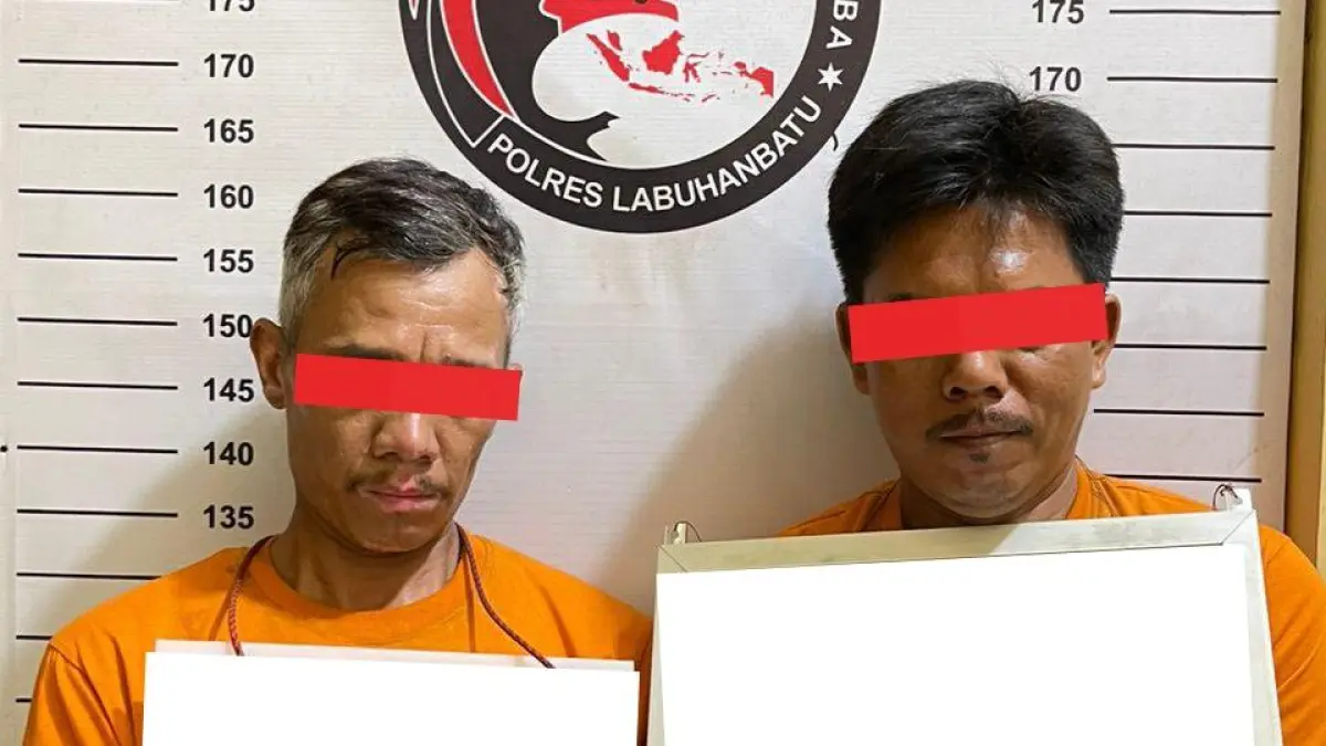 Tersangka Dani dan Dedi ditangkap polisi terkait peredaran sabu (Fajar/Sumut Pos)