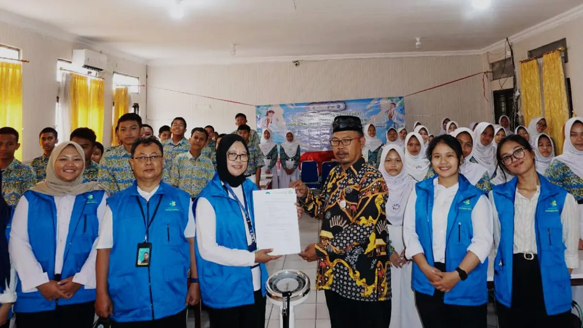 DETEKSI DINI: PkM skrinning anemia dan pemantauan gizi untuk deteksi dini kesehatan remaja di SMP Negeri 35 Kota Bekasi. (Dok Poltekkes Kemenkes/Sumut Pos)