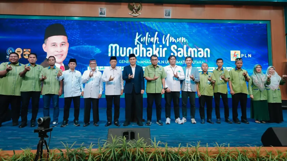 KULIAH UMUM: Mundhakir Salman (7 kiri) bersama pimpinan UMSU pada kegiatan kuliah umum, Rabu (20/5). (Dok UMSU/Sumut Pos)