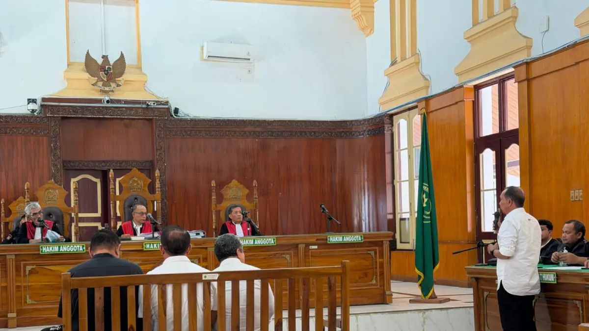  NOTA PEMBELAAN: Mantan Kepala Kantor Wilayah BPN Sumatera Utara periode 2020–2024, Askani saat menyampaikan nota pembelaan dalam perkara pengalihan HGU PTPN II. (Dokumentasi  Gusman/Sumut Pos)