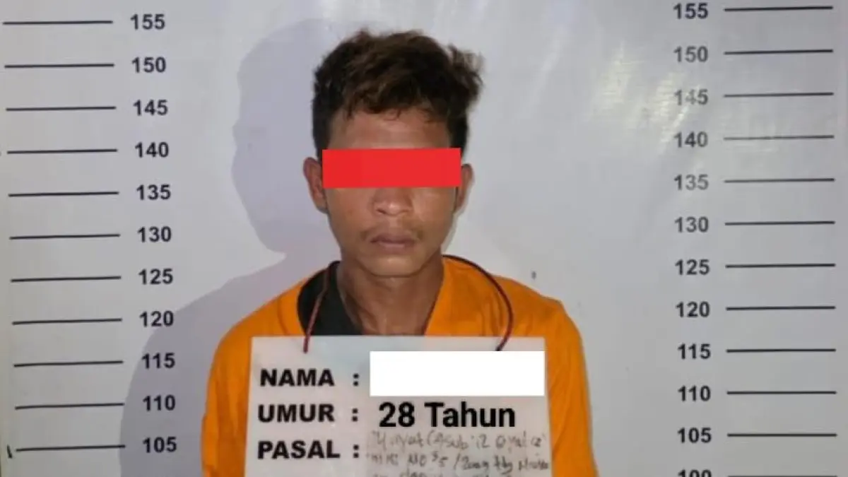  Sandi ditangkap polisi di kawasan Kebun Rambung, Desa Padang Nabidang, Kecamatan NA IX-X, Kabupaten Labuhanbatu Utara atas dugaan kepemilikan narkoba jenis sabu. (Fajar/Sumut Pos)