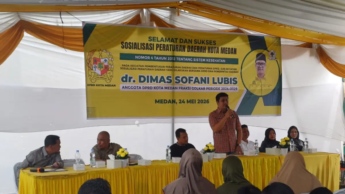  
SOSIALIASI: Anggota DPRD Kota Medan, dr Dimas Sofani Lubis menggelar Sosialisasi Perda Kota Medan No.4 Tahun 2012 di Kelurahan Asam Kumbang, Medan Selayang, Minggu (24/5/2026). (Markus Pasaribu/Sumut Pos)