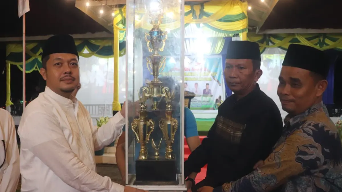 Kecamatan Dolok Sigompulon Juara Umum MTQ ke XIV 2026 Padang Lawas Utara. (Mitra Harahap/Sumut Pos)