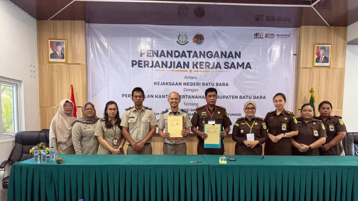 MOU: Kakan BPN Batubara  Richard Immanuel L. Tobing, S.H., LLM dan Kejari Batubara   Syahrir Jasman, SH., MH foto bersama usai  teken Memorandum Of Understanding (MoU), di Kantor Kejaksaan Batubara,  Senin(25/5/2026).  (.Liberti H Haloho/Sumut Pos)