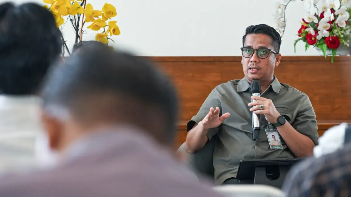 PERS: Kepala Dinas Bina Marga, Bina Konstruksi dan Cipta Karya Provinsi Sumut, Candra Dalimunthe saat konferensi pers di Lobby Dekranasda Sumut, lantai 1 Kantor Gubernur Sumut, Jalan Diponegoro No. 30, Medan, Selasa (26/5/2026). (Dok: Dinas Komunikasi dan Informatika Provinsi Sumut)