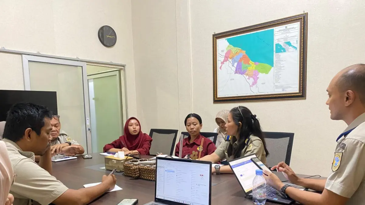 Kakan BPN Batubara Richard Immanuel L. Tobing, S.H., LLM,saat memimpin rapat dengan jajarannya tentang  Evaluasi Satuan Tugas  Yuritis Dalam Pelaksanaan Program PTSL Tahun 2026, Selasa(26/5/2026). (Liberti H Haloho/Sumut Pos)