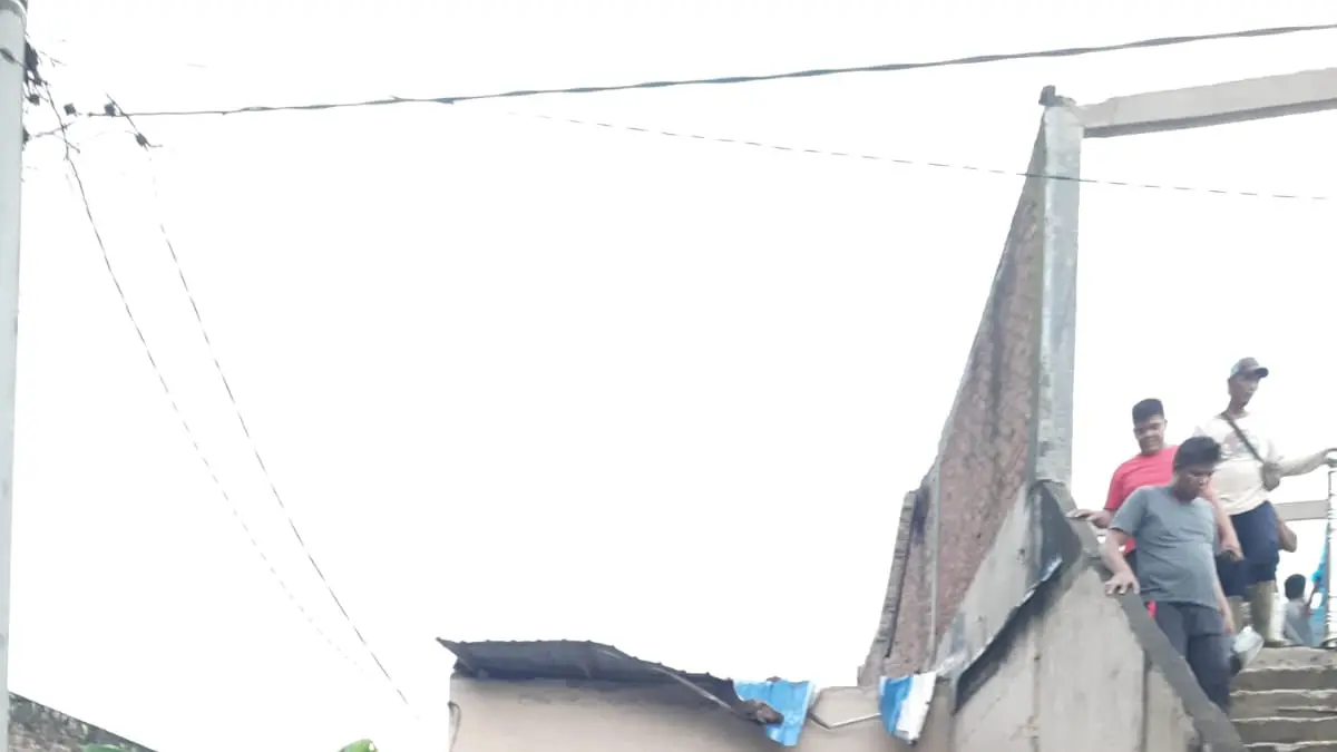 RUSAK: Sejumlah rumah rusak karena hujan deras dan angin puting beliung di Medan Tuntungan, Kamis (28/5/2026). (Dok: BPBD Medan)
