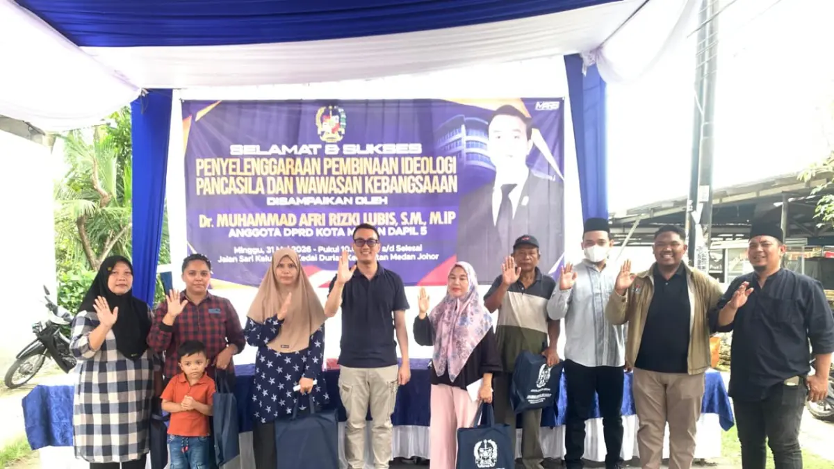 Anggota DPRD Kota Medan Fraksi Partai NasDem, Dr. M. Afri Rizki Lubis, SM, M.IP, saat menggelar kegiatan Pembinaan Ideologi Pancasila dan Wawasan Kebangsaan. (Markus Pasaribu/Sumut Pos)