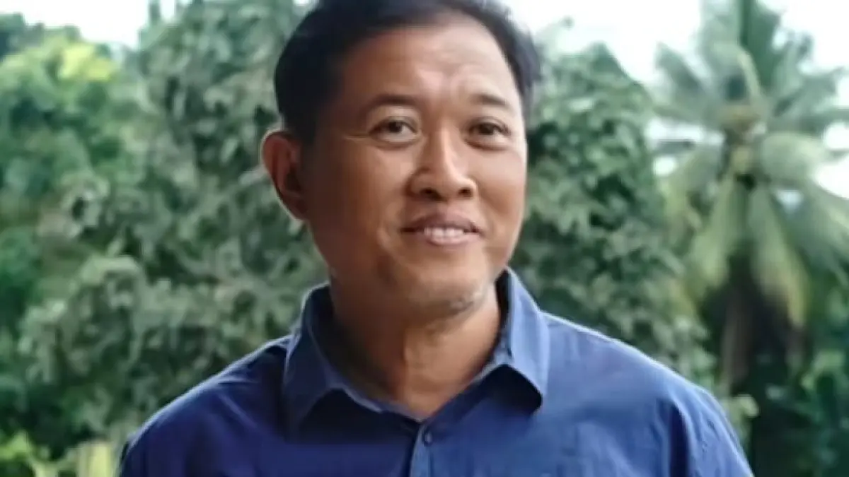 Ali Zum Mashar, seorang ilmuwan pertanian asal Demak yang pada 1999 berhasil mengembangkan formula pupuk hayati berbasis bioteknologi. (Instagram @lambegosiip)