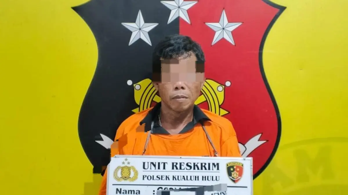 Tersangka Pian ditangkap polisi menyimpan sabu dalam topi (fajar/Sumut Pos)