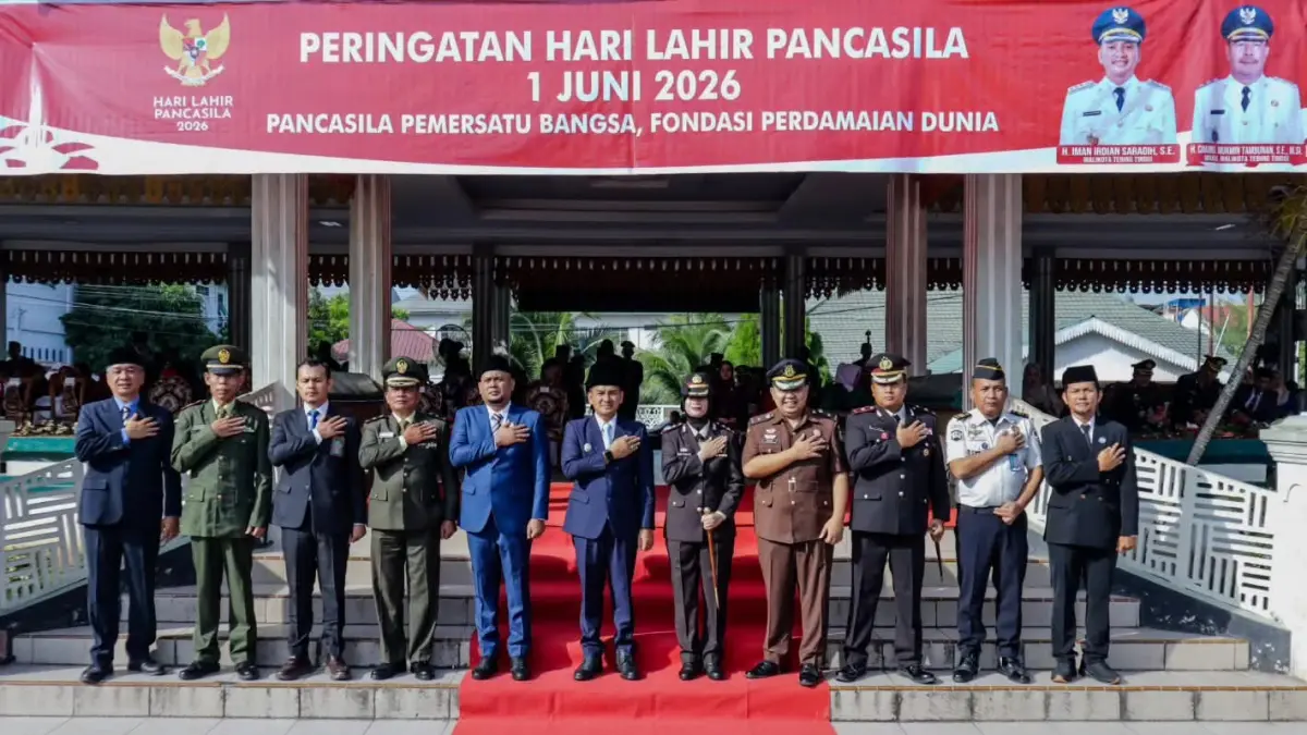 Wali Kota Tebing Tinggi H. Iman Irdian Saragih bersama Forkopimda dan jajaran pejabat daerah usai mengikuti Upacara Hari Lahir Pancasila 2026 di Lapangan Merdeka Tebing Tinggi, Senin (01/06/2026). (Azan Purba/ Sumut Pos)