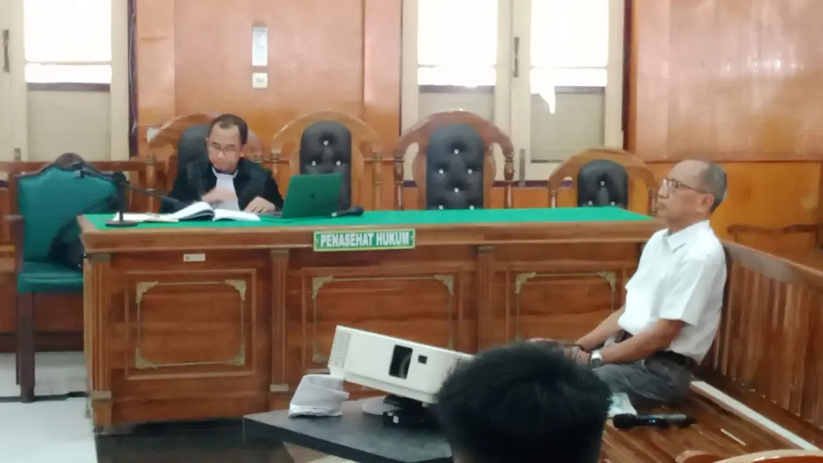 SIDANG: Mantan BPHL Wilayah II, Kusnadi, menjalani sidang tuntutan di Pengadilan Tipikor Medan, Selasa (2/6/2026). (Dok: Gusman/Sumut Pos)