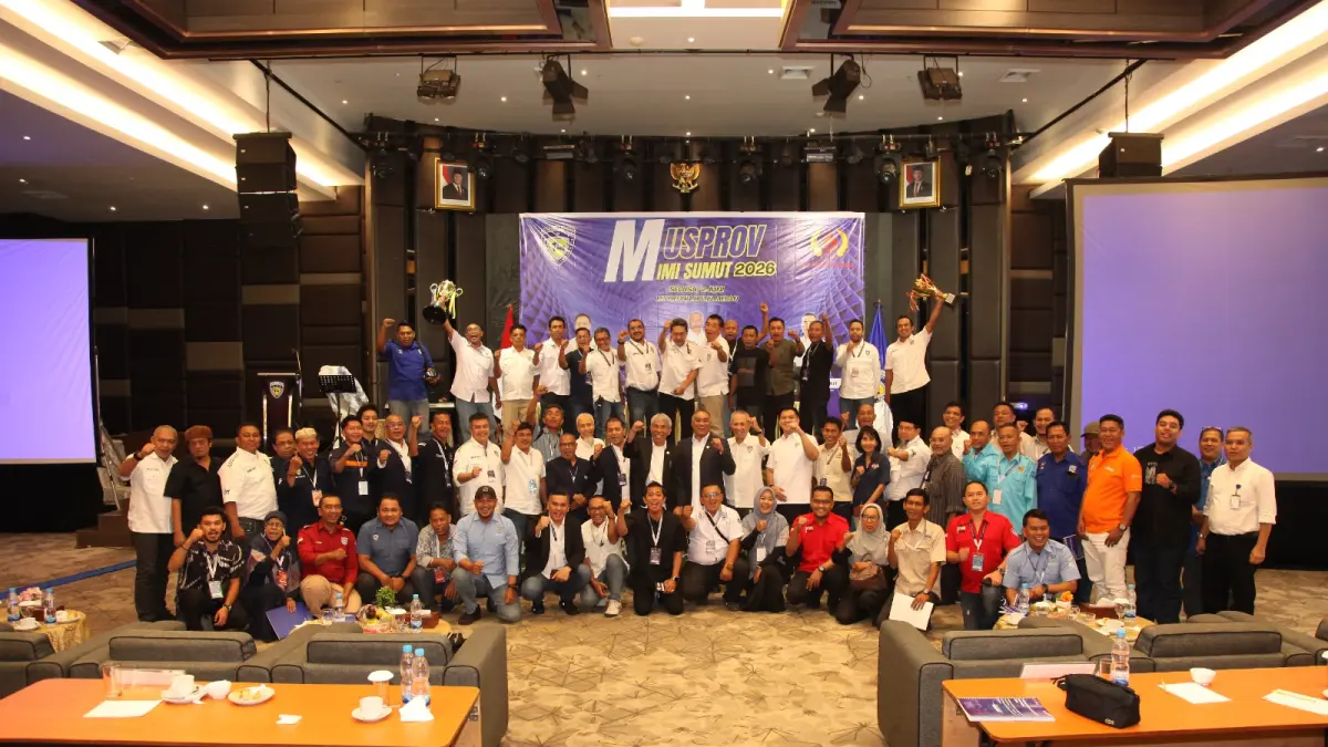 BERSAMA: Peserta Musprov IMI Sumut 2026 pose bersama di Medan, Selasa (2/6). (Dok Panitia)
