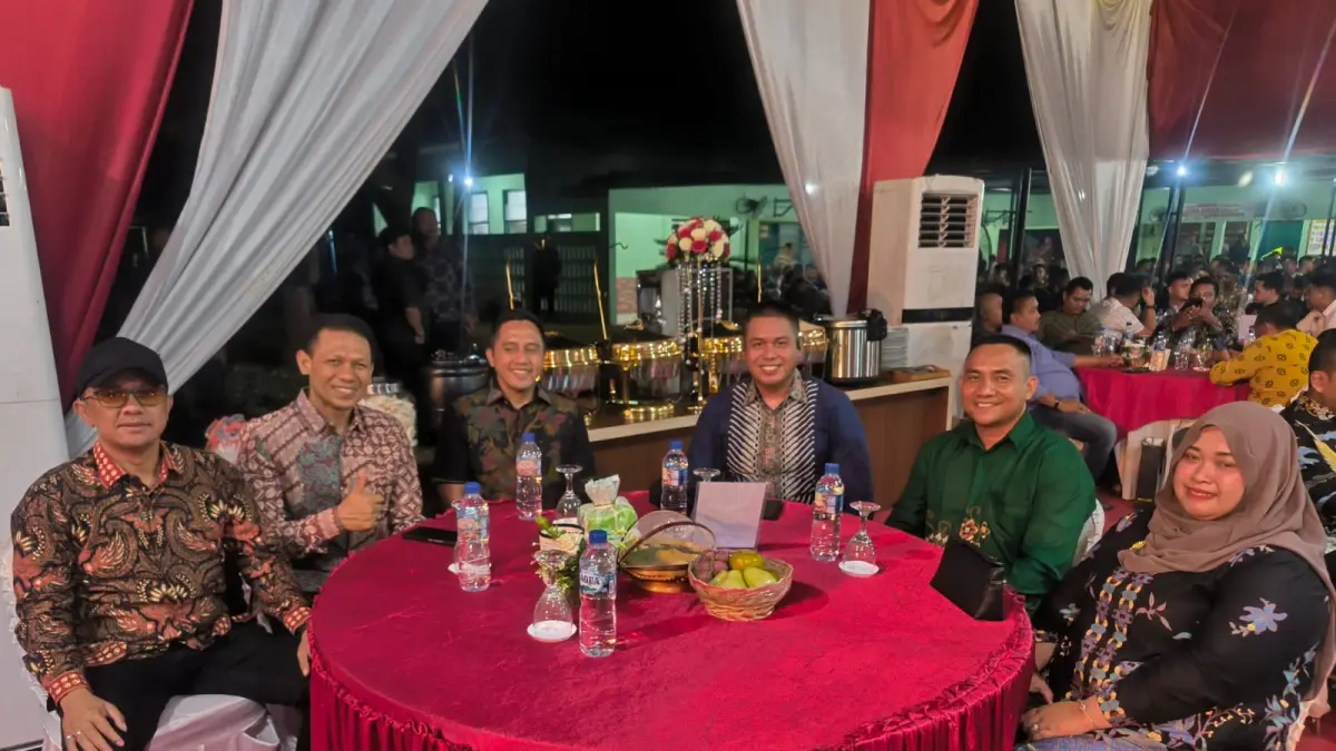 
Kepala BNNK Binjai, Ucok Ferry (kiri) saat bersama unsur forkopimda menghadiri sertijab Danyonif Raider 100/PS. (Dok Humas BNNK Binjai/Sumut Pos)