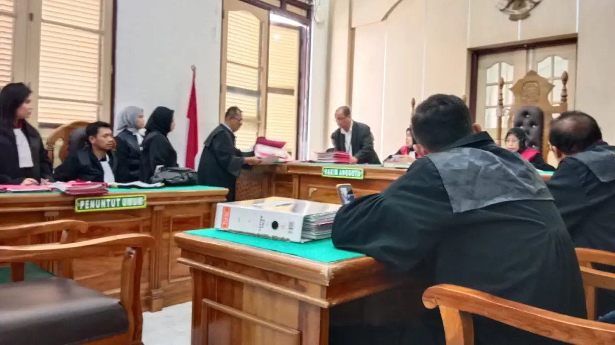 PUTUSAN: Majelis hakim PN Medan membacakan putusan terhadap kedua terdakwa kasus narkotika secara virtual, Rabu (3/6/2026) sore. (Dok: Gusman/Sumut Pos)
